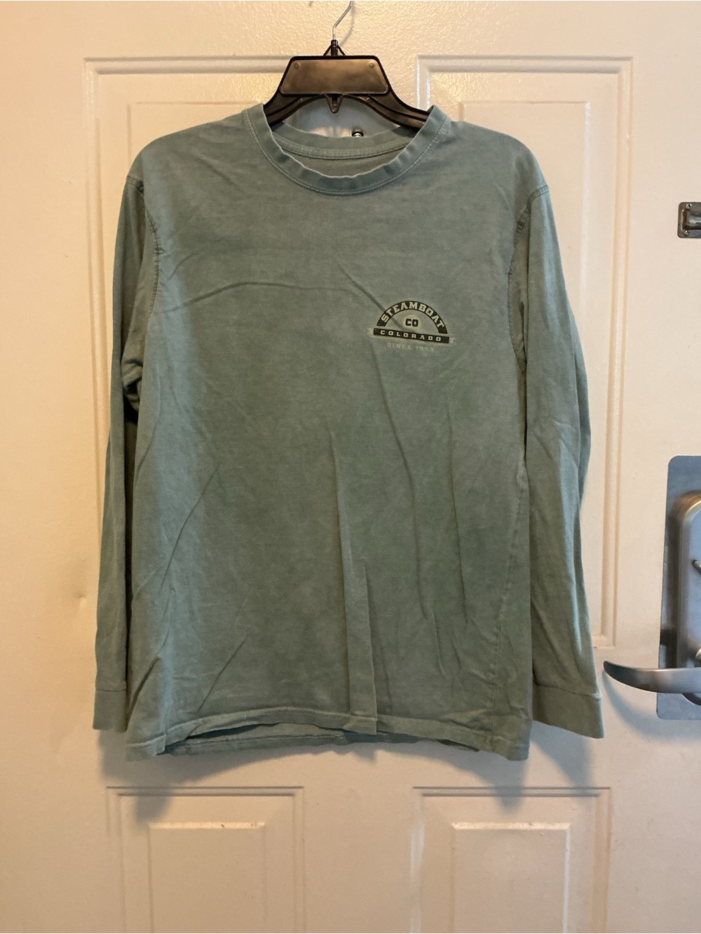 EMI Sports wear Women’s Long Sleeve Crew Tee in Sage Green
